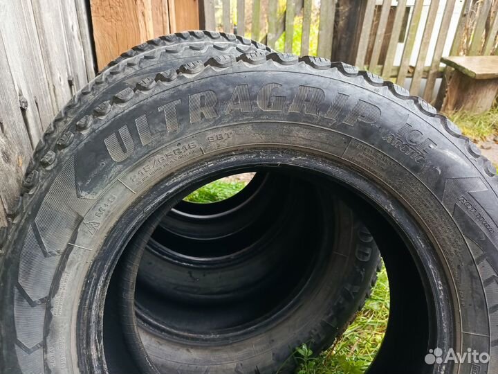 Goodyear Ultragrip Ice Arctic 215/65 R16 98T