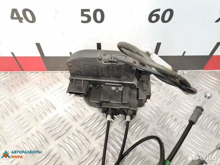 Замок двери передней правой Nissan Armada 2007