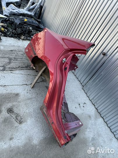 Заднее правое крыло Toyota camry