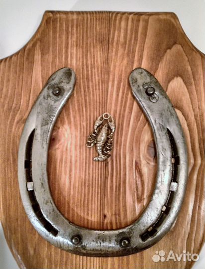 Панно с подковой на удачу 