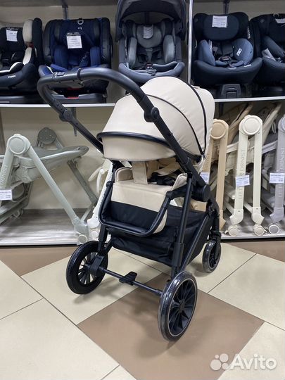 Лёгкая коляска с рождения KinderRiech Jung