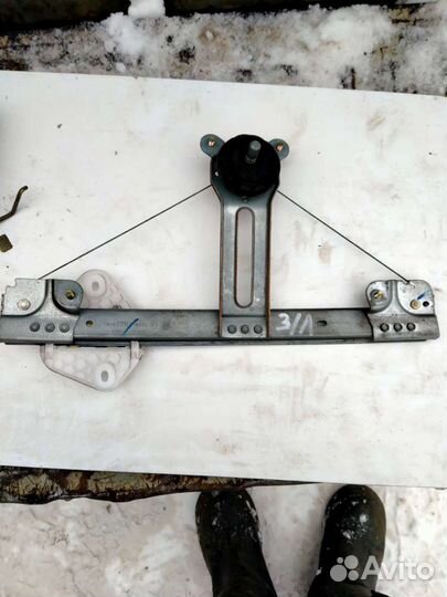 Стеклоподъёмник задний Рено Логан 1