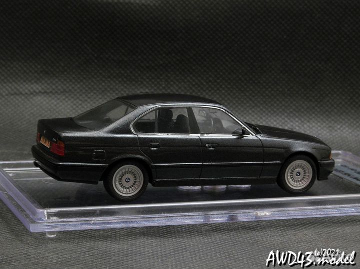 BMW M5 3.6 E34 1991 ronin grey 1-43 TMT Model