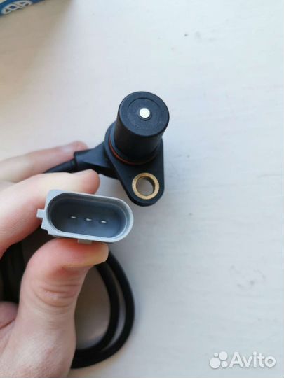 Датчик положения коленвала Audi