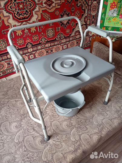 Санитарный стул туалет