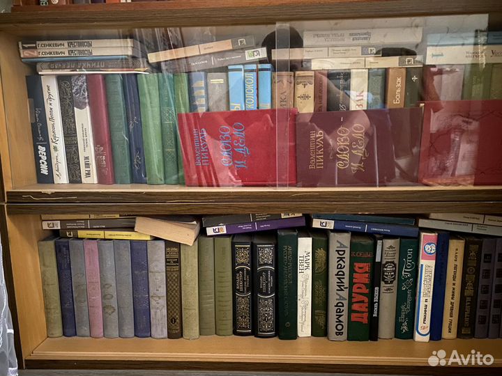 Предлагаю приобрести книги, цена договорная