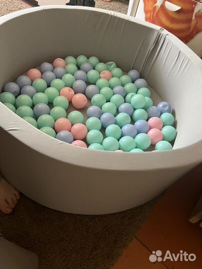 Бассейн с шариками