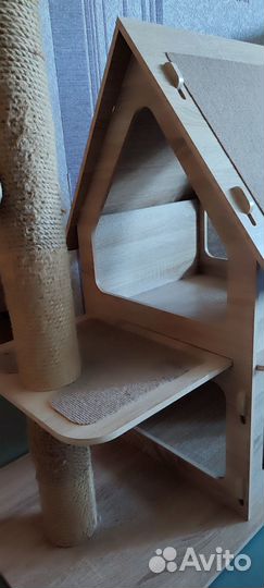 Домик для кошки с когтеточкой бу