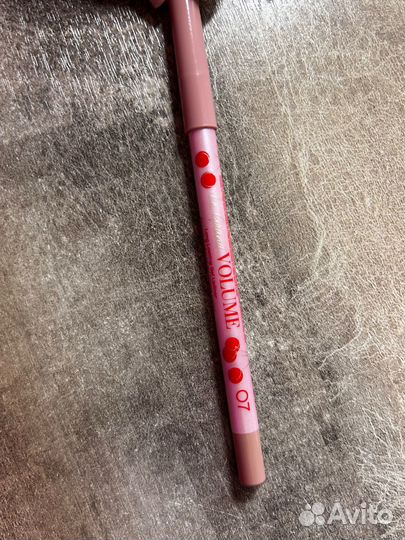 Карандаш для губ vivienne sabo