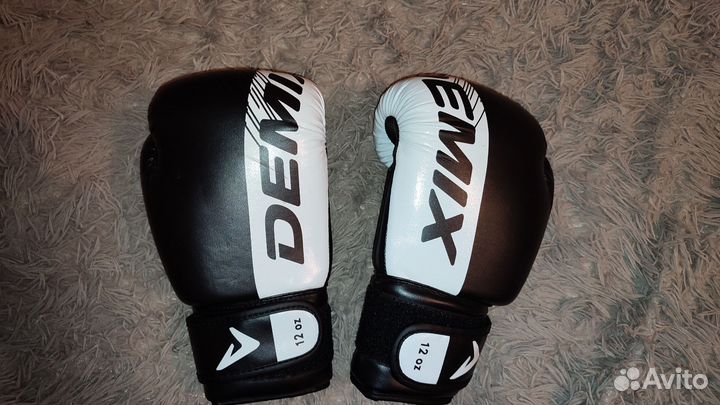 Боксерские перчатки