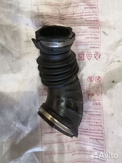 Патрубок Воздушный Ауди А4 Б8 1.8 tfsi 06H129629E