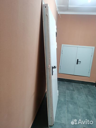 Входная дверь застройщика