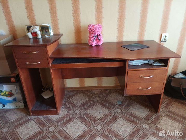 Компьютерный стол