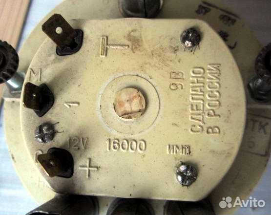 Тахометр с индикатором ручного тормоза, зарядки