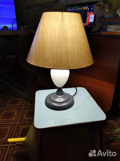 Лампа настольная