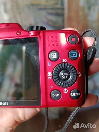 Компактный фотоаппарат canon