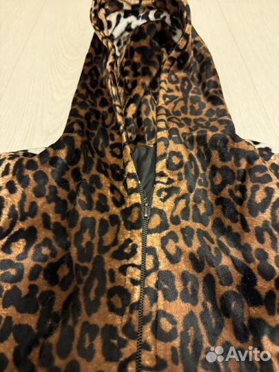 Леопардовая кофта с капюшоном