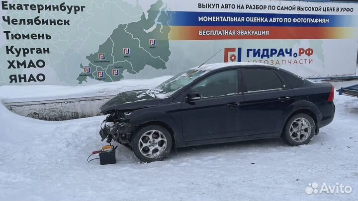 Обшивка багажника левая Ford Focus 2 1534341. на з