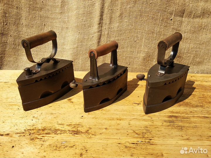 Старинные угольные утюги