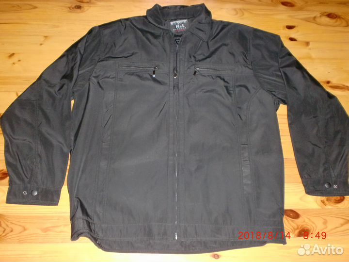 Куртка-ветровка