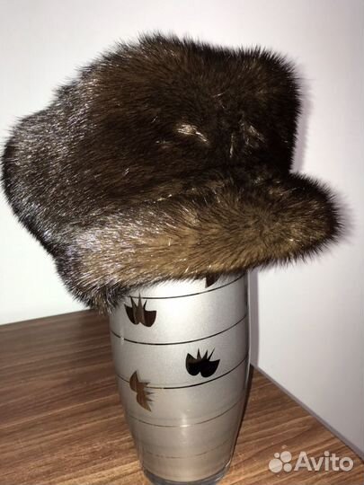 Норковая шапка с козырьком