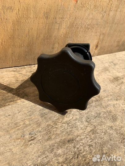 Болт крепления запасного колеса Audi A4 B7