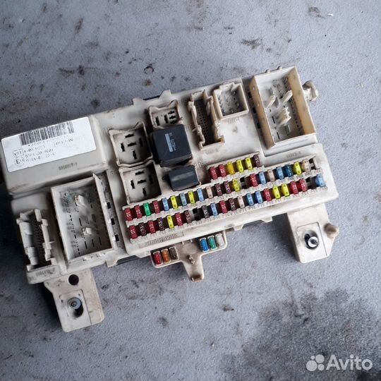 Блок предохранителей (салонный) Форд Фокус 2