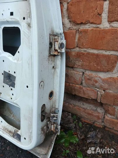 Дверь левая