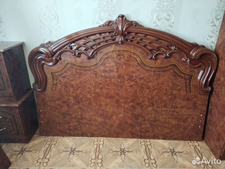 Спальный гарнитур