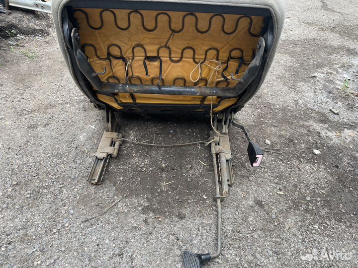 Передние сиденья priora