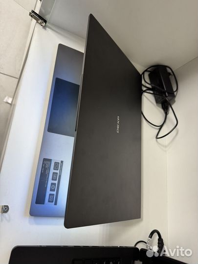 Ультрабук Dexp Atlas M-15, Ryzen-5, как новый