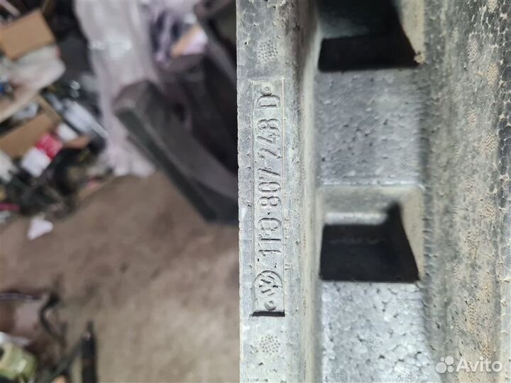 Абсорбер бампера Volkswagen Touran 1 2004