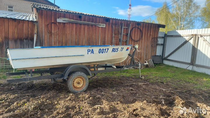 Лодка с мотором