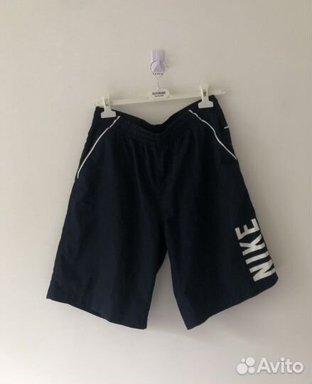 Нейлоновые шорты Nike L