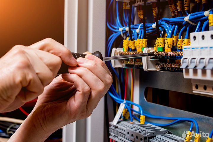 Услуги электрика / Электромонтаж / Штробление