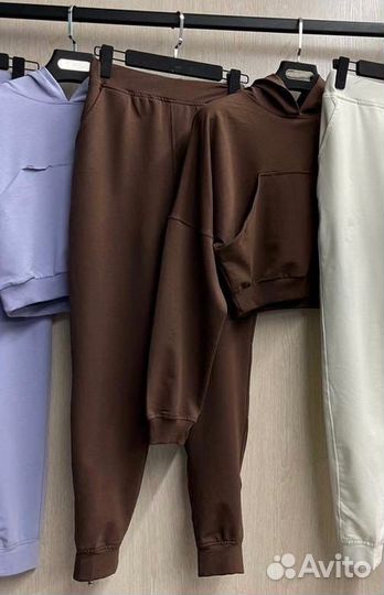 Костюм женский