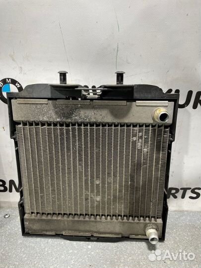 Дополнительный радиатор системы охлаждения Bmw 5