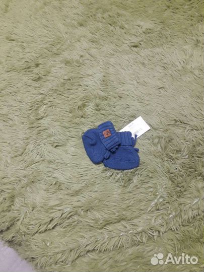 Шапочки,пинетки,комбезы для мальчиков и девочек