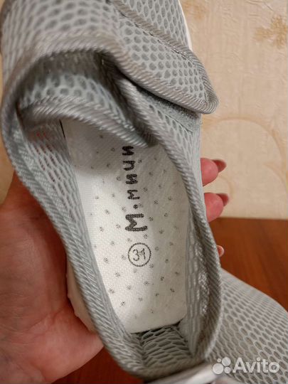 Кроссовки для девочки