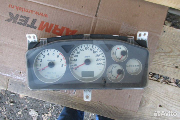 Митсубиси Лансер 9 Щиток, Панель приборов MN134852