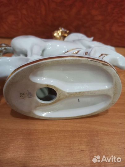 Фарфоровая статуэтка лфз 