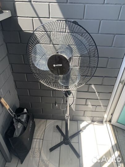 Вентилятор напольный vitek