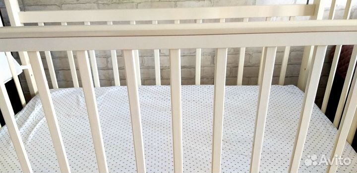 Детская кроватка с матрасом