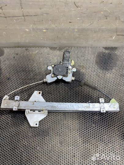 Стеклоподъёмник задний правый Hyundai Sonata EF 4