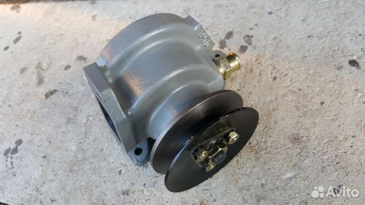 Водяной насос (помпа ) двигателя ямз-236