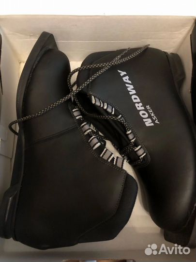 Лыжные ботинки