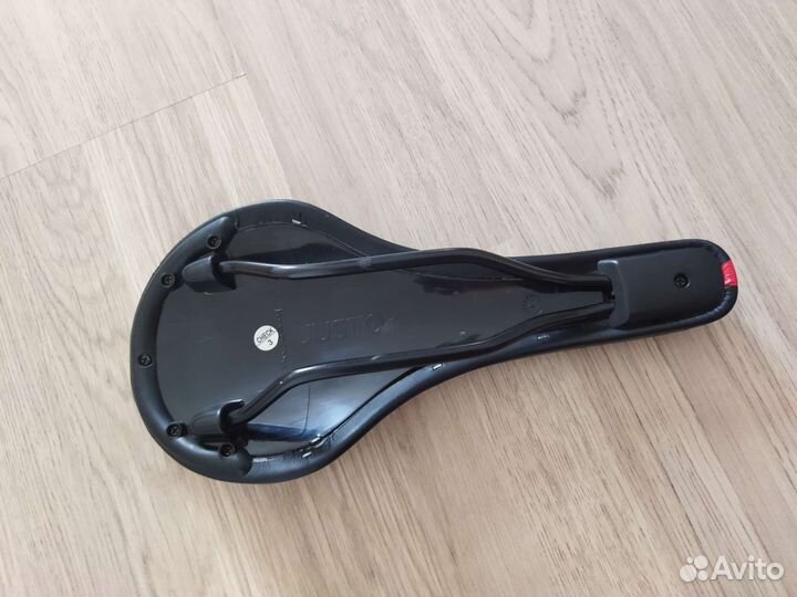 Седло для велосипеда GT