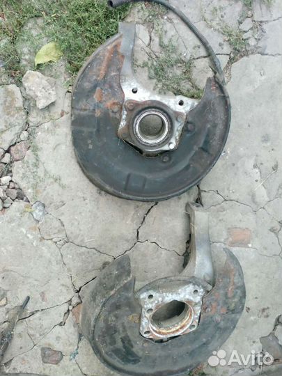 Поворотные кулаки А8 d2 2000год рестайлинг