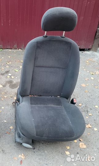 Переднее сиденье ford focus 1