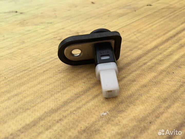 Выключатель концевой Hyundai Solaris sedan 1 2014